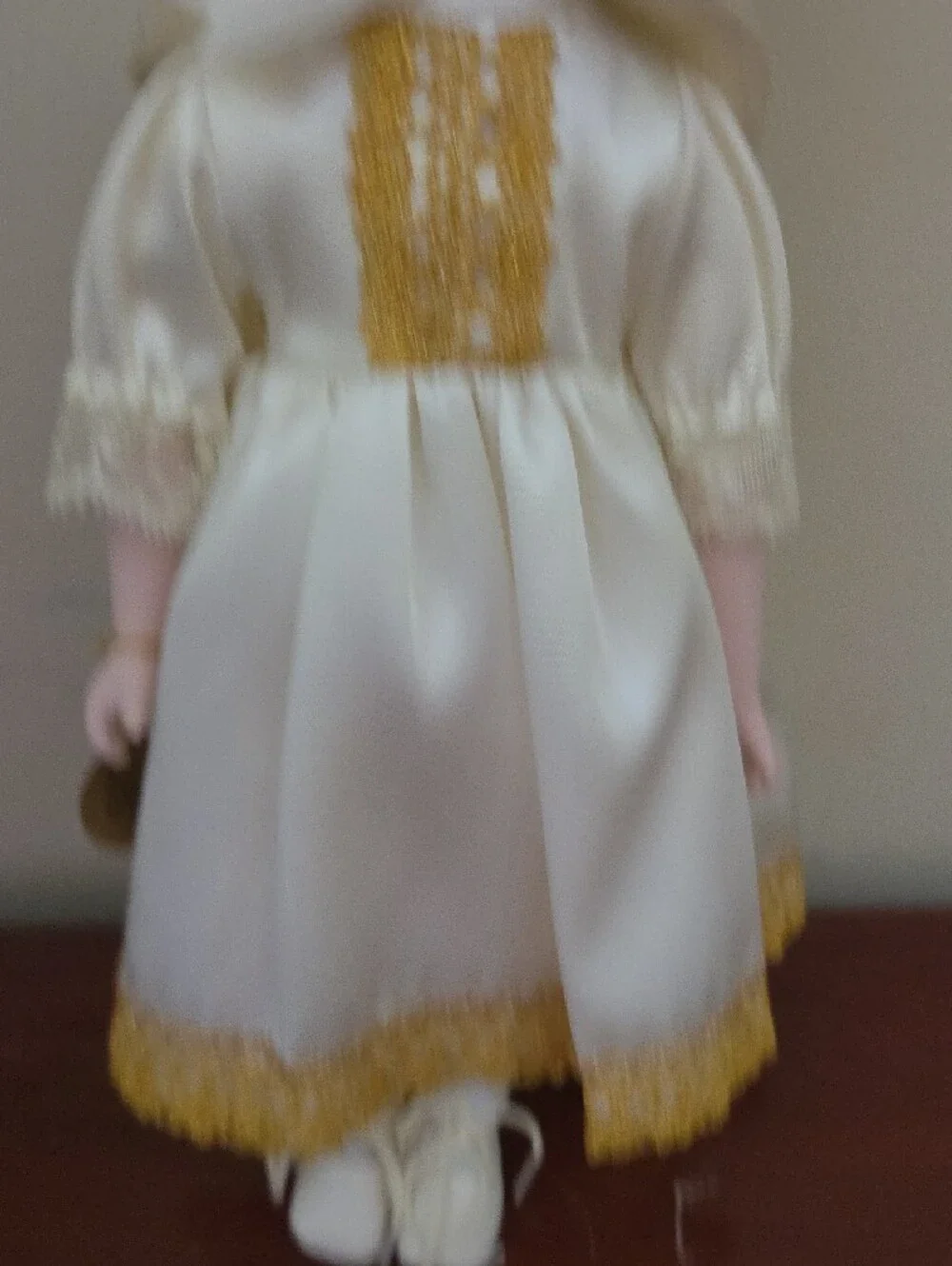 Vintage 1989 Snow White Porcelain Doll